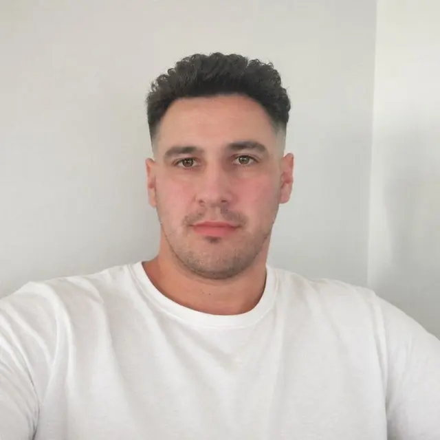 Adrián Vera